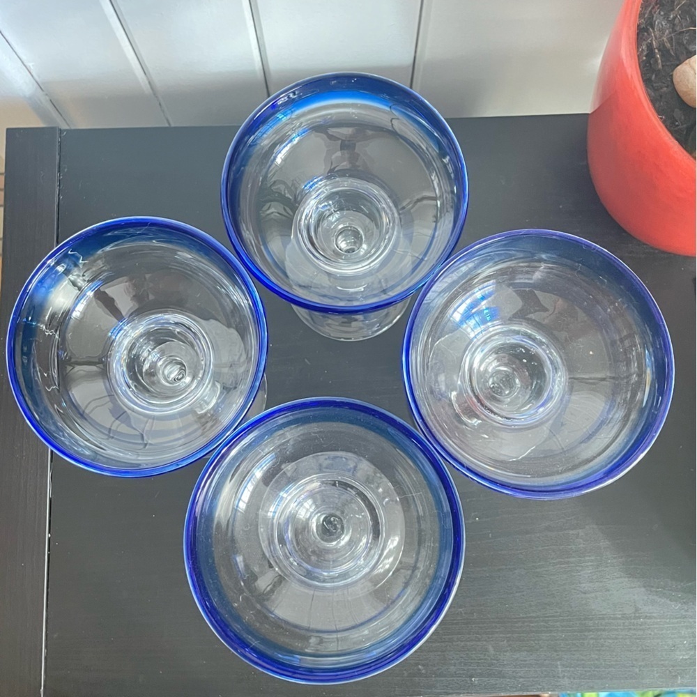 $20 SALE Margarita Glasses Cobalt Blue Rim 4 Piece Set Holiday Party Drink - Picture 3 of 4
